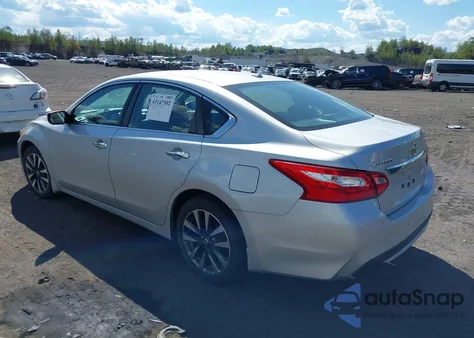 2017 Nissan Altima 2.5 Sv z USA, uszkodzony, nr VIN 1N4AL3AP0HC131258